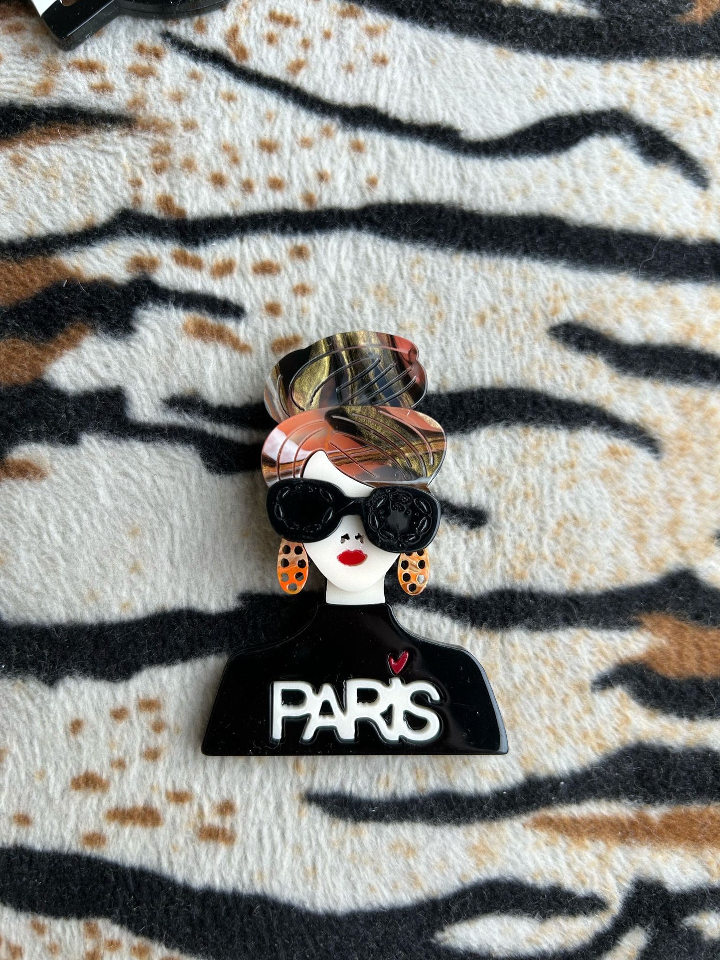 Broche Paris