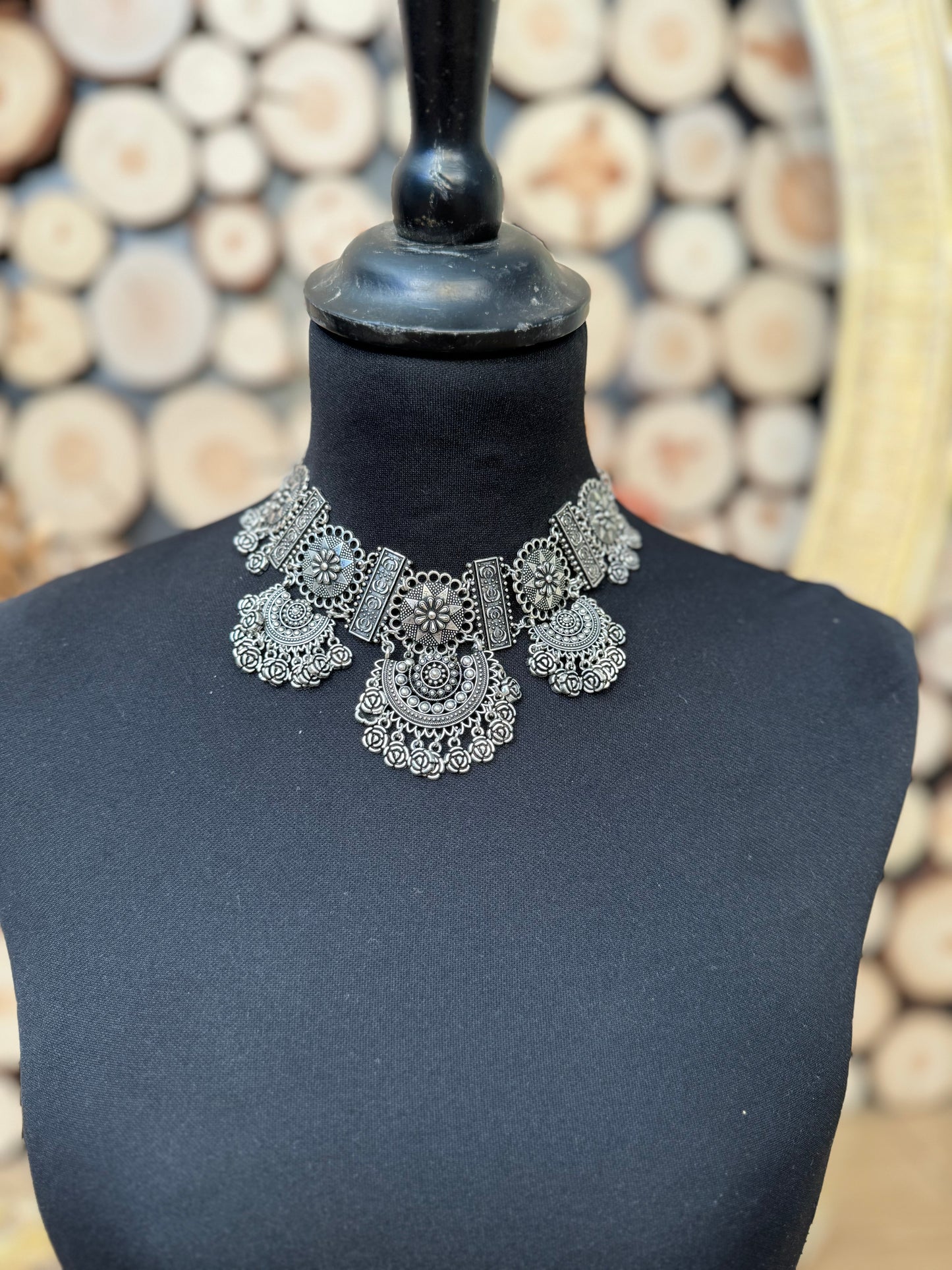 Collar Nale